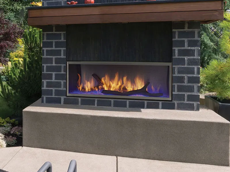 Lanai Linear Fireplace